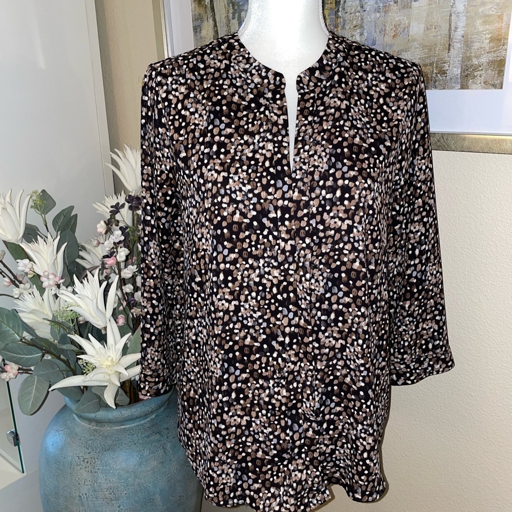Beautiful blouse - Picture 2 of 9